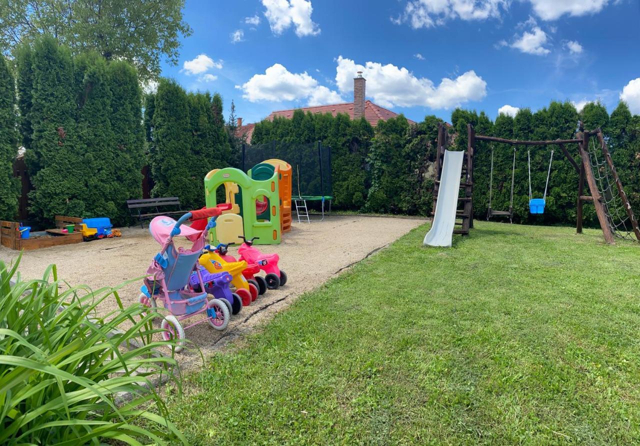Pandora Apartmanok Hajdúszoboszló Exterior foto