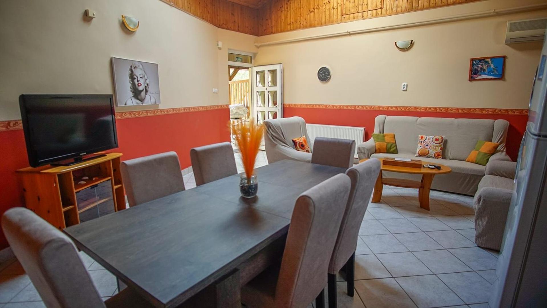 Pandora Apartmanok Hajdúszoboszló Exterior foto