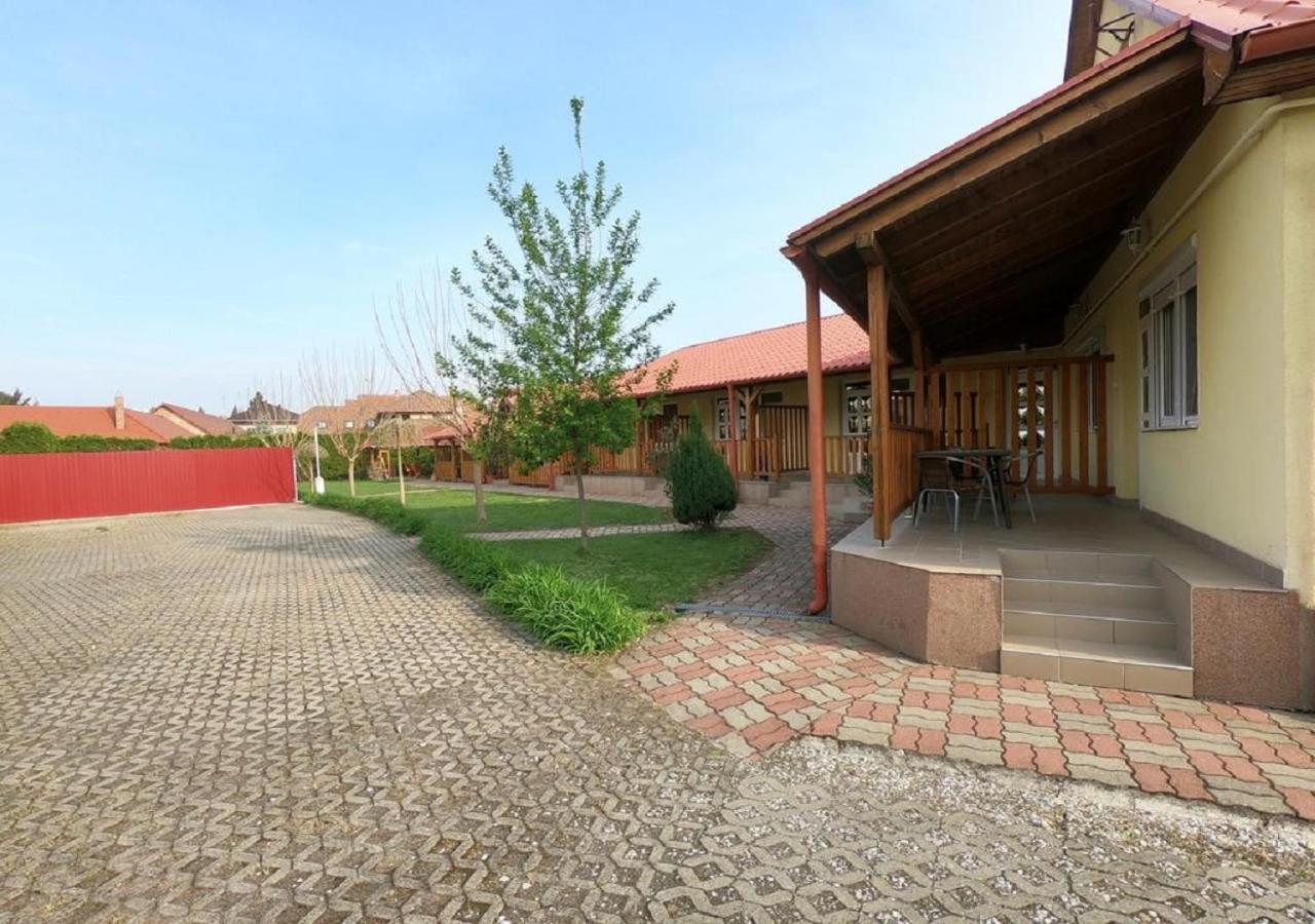 Pandora Apartmanok Hajdúszoboszló Exterior foto